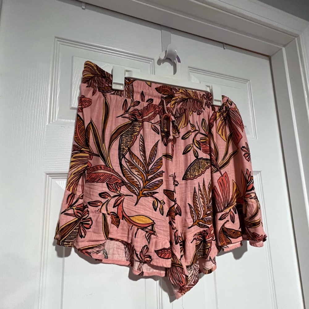 Wild Fable floral ruffle shorts